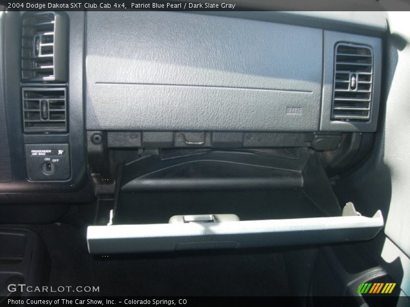 Patriot Blue Pearl / Dark Slate Gray 2004 Dodge Dakota SXT Club Cab 4x4