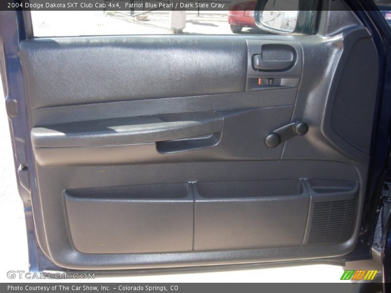 Patriot Blue Pearl / Dark Slate Gray 2004 Dodge Dakota SXT Club Cab 4x4