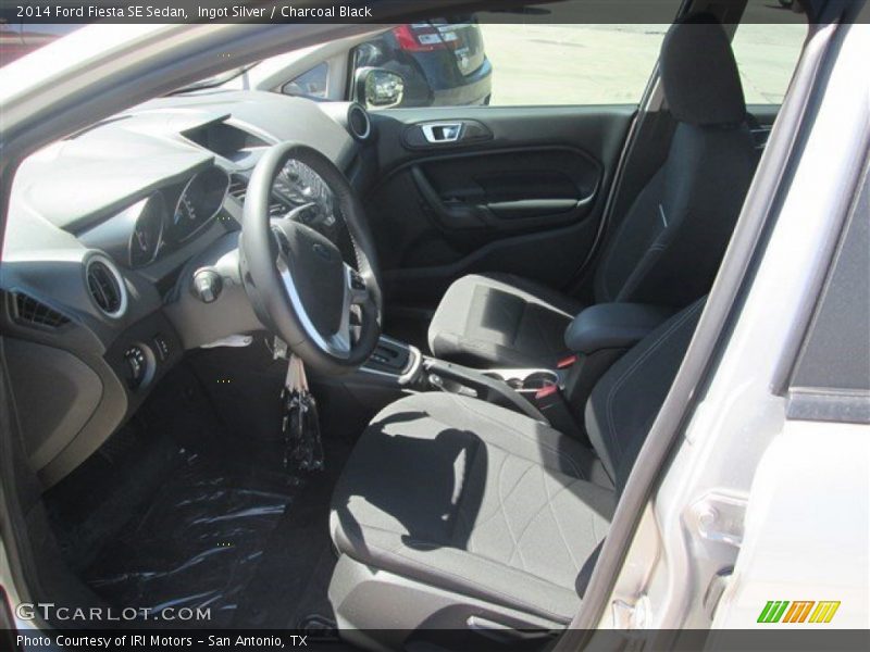 Ingot Silver / Charcoal Black 2014 Ford Fiesta SE Sedan