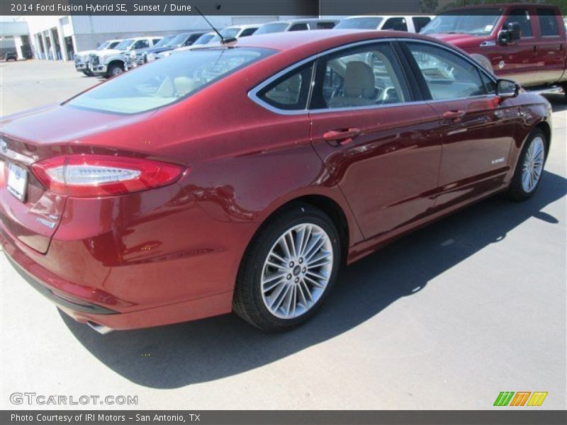 Sunset / Dune 2014 Ford Fusion Hybrid SE
