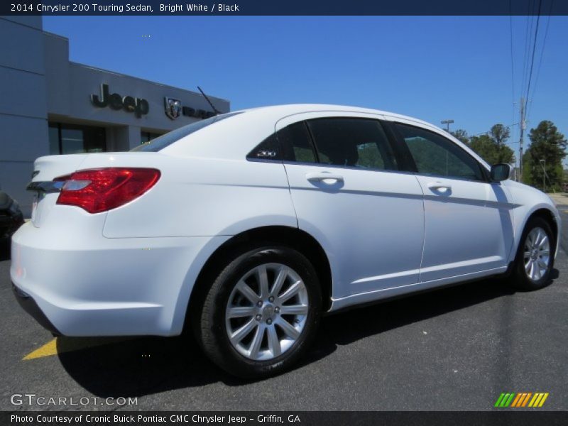 Bright White / Black 2014 Chrysler 200 Touring Sedan