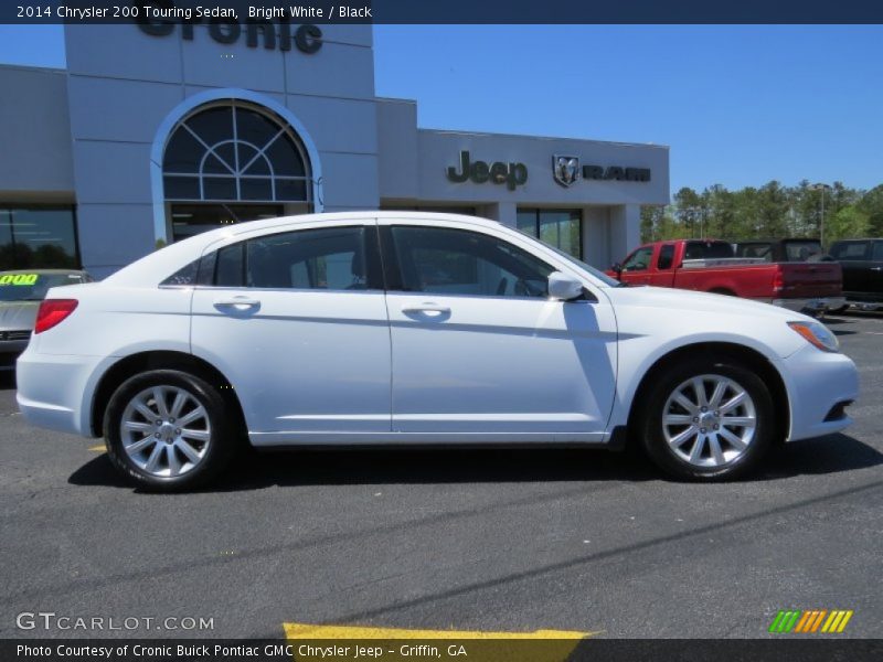 Bright White / Black 2014 Chrysler 200 Touring Sedan