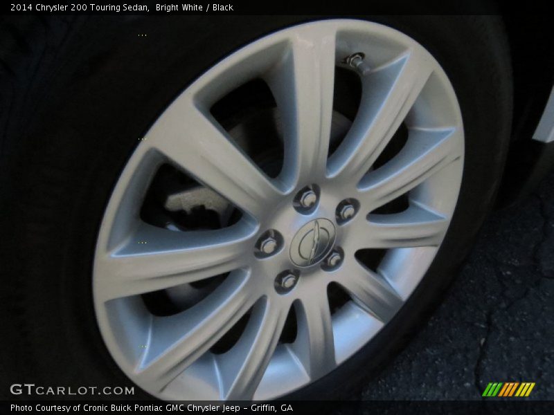 Bright White / Black 2014 Chrysler 200 Touring Sedan