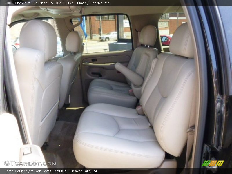 Black / Tan/Neutral 2005 Chevrolet Suburban 1500 Z71 4x4