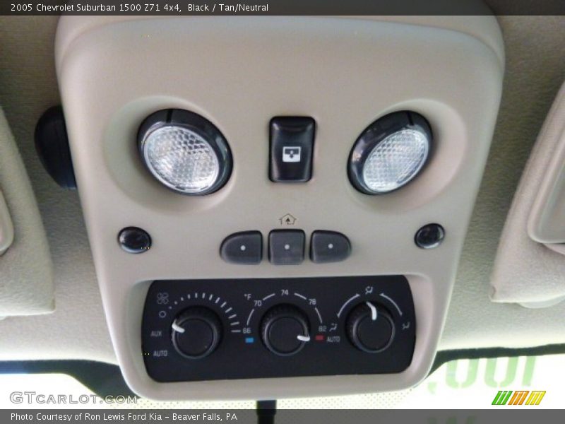 Black / Tan/Neutral 2005 Chevrolet Suburban 1500 Z71 4x4