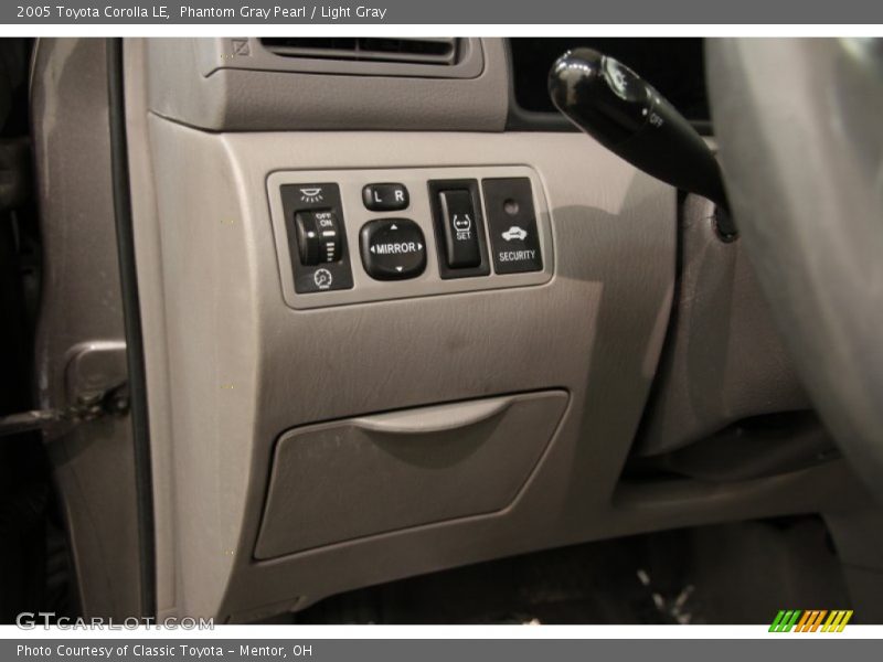 Phantom Gray Pearl / Light Gray 2005 Toyota Corolla LE