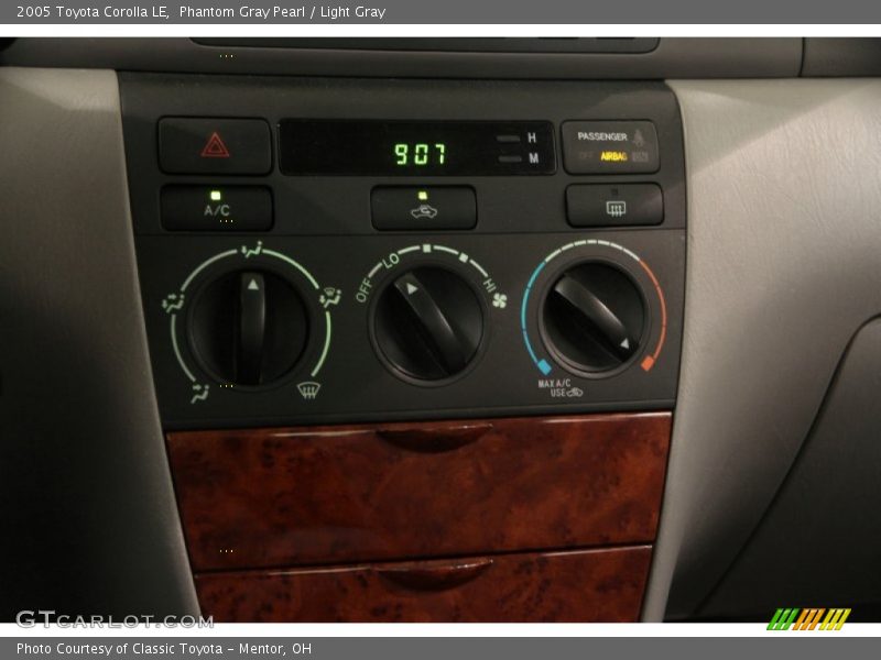 Phantom Gray Pearl / Light Gray 2005 Toyota Corolla LE