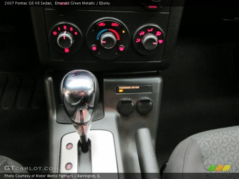 Emerald Green Metallic / Ebony 2007 Pontiac G6 V6 Sedan