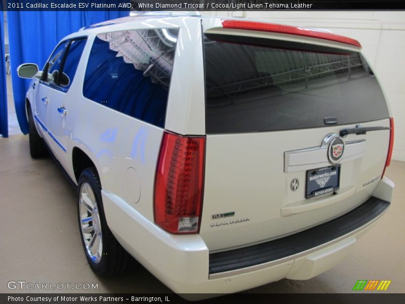 White Diamond Tricoat / Cocoa/Light Linen Tehama Leather 2011 Cadillac Escalade ESV Platinum AWD