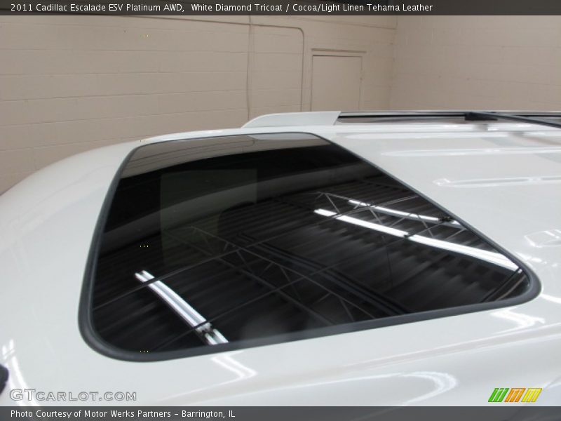 White Diamond Tricoat / Cocoa/Light Linen Tehama Leather 2011 Cadillac Escalade ESV Platinum AWD