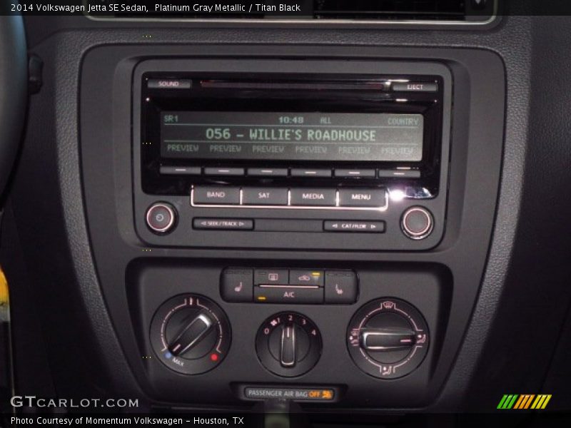 Platinum Gray Metallic / Titan Black 2014 Volkswagen Jetta SE Sedan