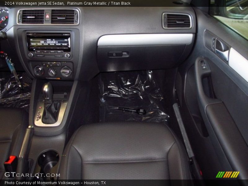 Platinum Gray Metallic / Titan Black 2014 Volkswagen Jetta SE Sedan