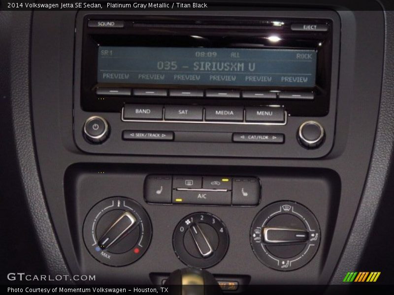 Platinum Gray Metallic / Titan Black 2014 Volkswagen Jetta SE Sedan
