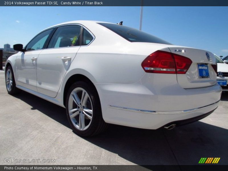 Candy White / Titan Black 2014 Volkswagen Passat TDI SE