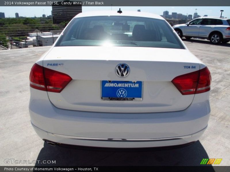 Candy White / Titan Black 2014 Volkswagen Passat TDI SE