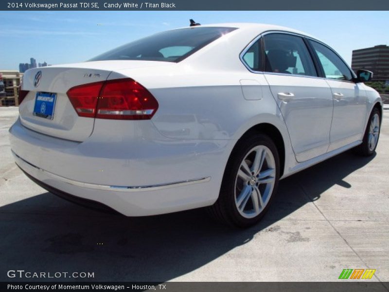 Candy White / Titan Black 2014 Volkswagen Passat TDI SE