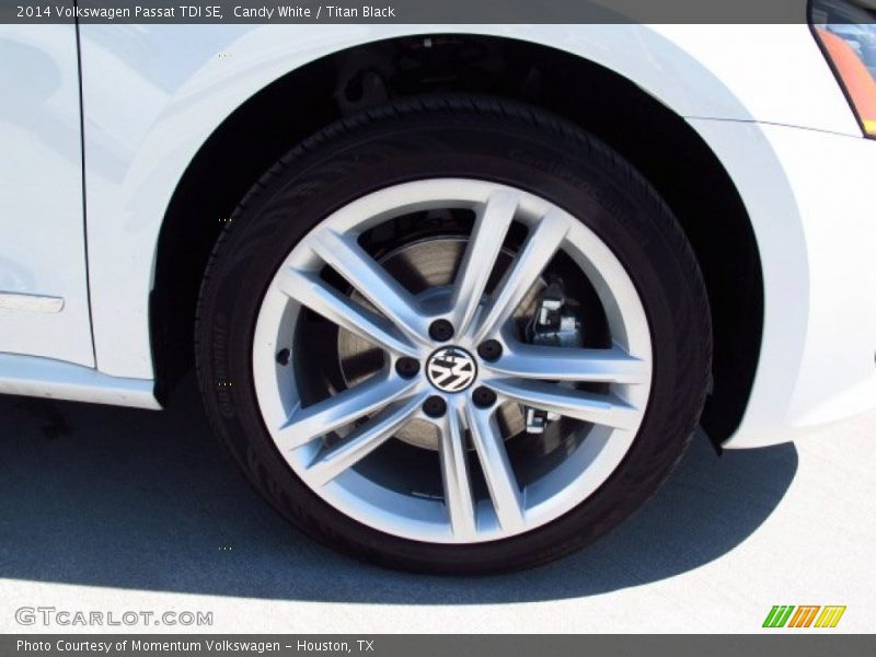 Candy White / Titan Black 2014 Volkswagen Passat TDI SE