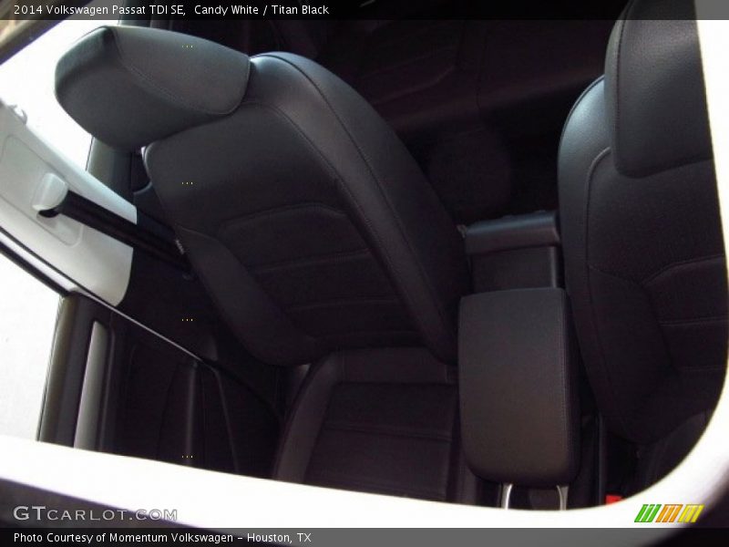 Candy White / Titan Black 2014 Volkswagen Passat TDI SE