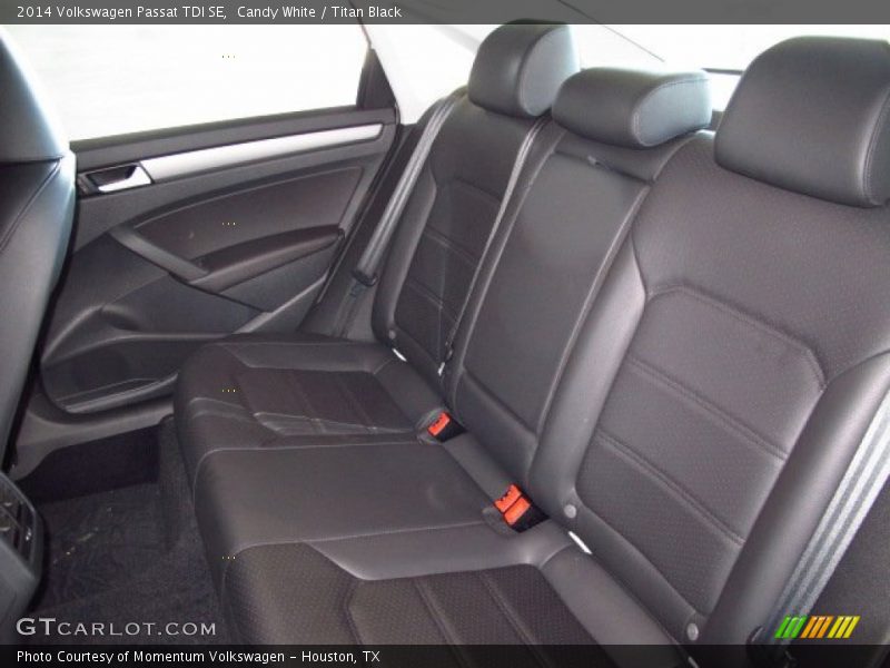 Candy White / Titan Black 2014 Volkswagen Passat TDI SE