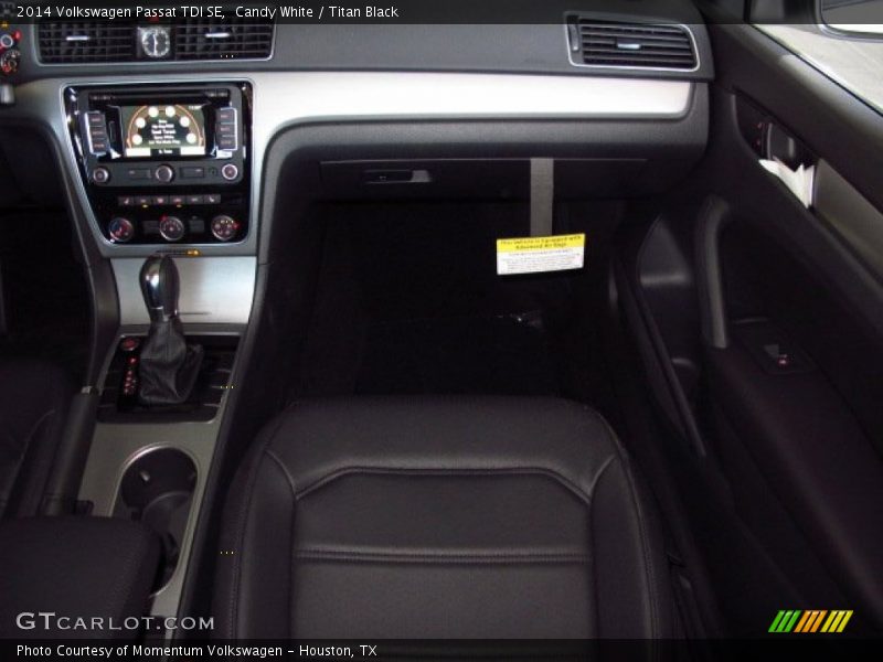 Candy White / Titan Black 2014 Volkswagen Passat TDI SE