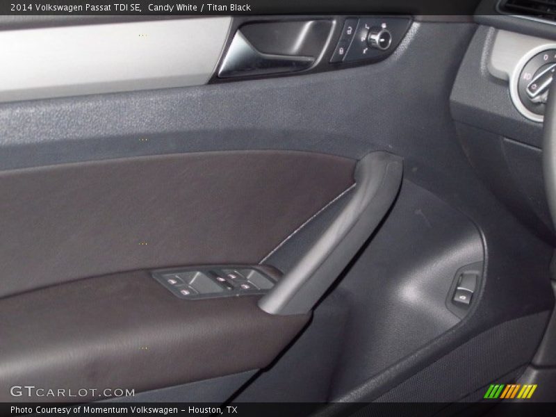 Candy White / Titan Black 2014 Volkswagen Passat TDI SE