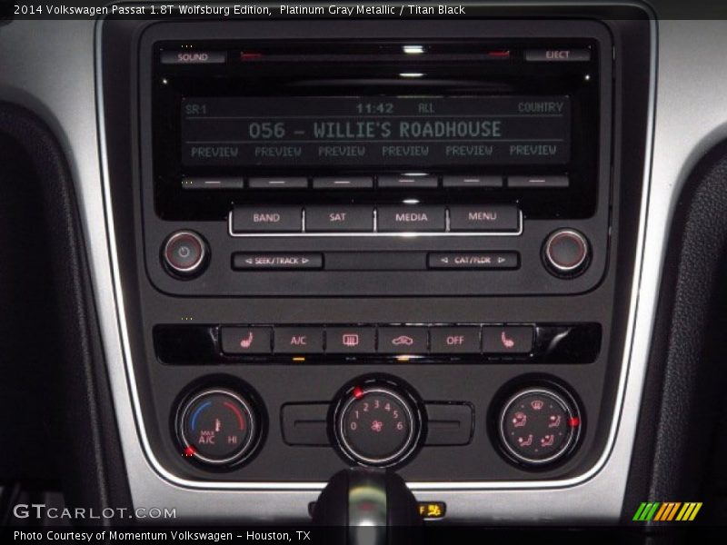 Controls of 2014 Passat 1.8T Wolfsburg Edition