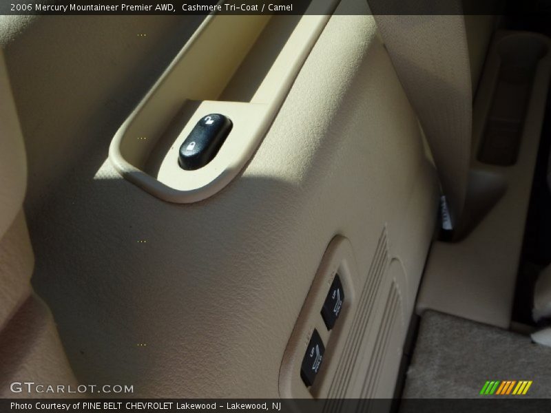 Cashmere Tri-Coat / Camel 2006 Mercury Mountaineer Premier AWD