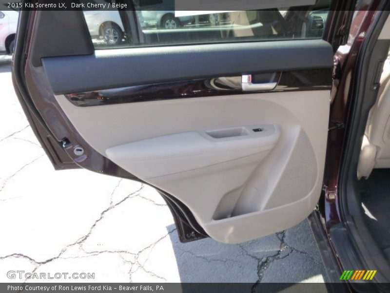 Dark Cherry / Beige 2015 Kia Sorento LX