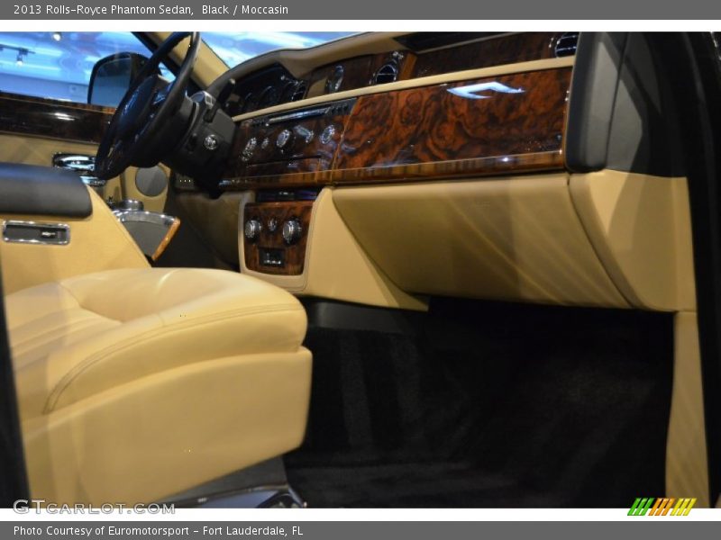 Black / Moccasin 2013 Rolls-Royce Phantom Sedan