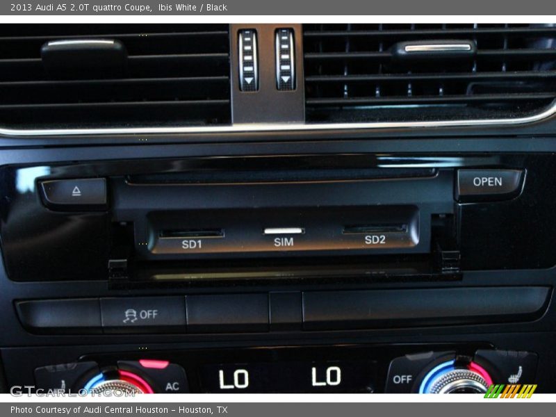 Ibis White / Black 2013 Audi A5 2.0T quattro Coupe