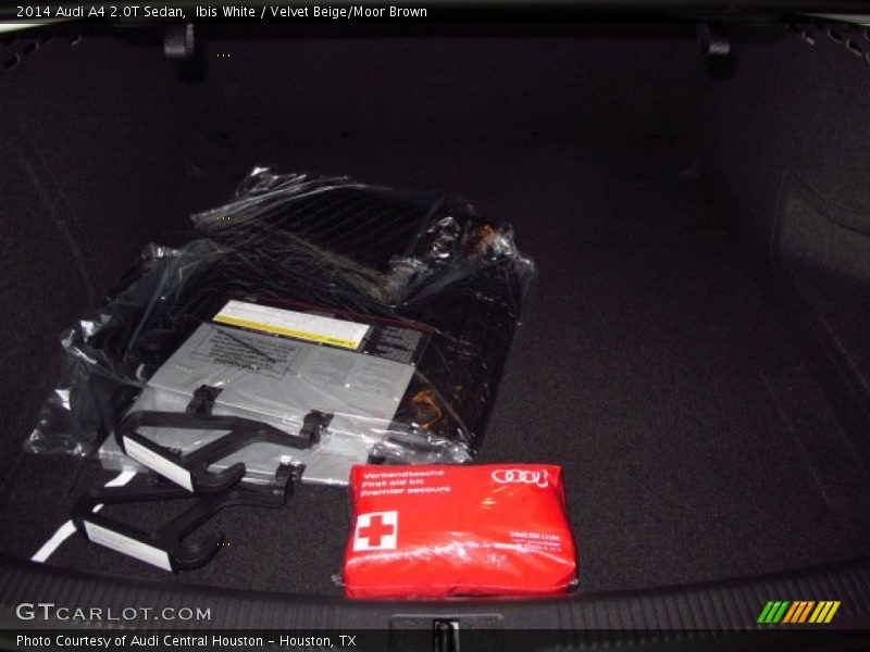 Ibis White / Velvet Beige/Moor Brown 2014 Audi A4 2.0T Sedan