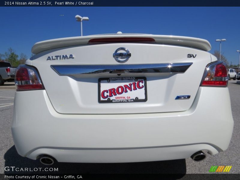Pearl White / Charcoal 2014 Nissan Altima 2.5 SV