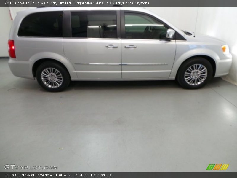 Bright Silver Metallic / Black/Light Graystone 2011 Chrysler Town & Country Limited