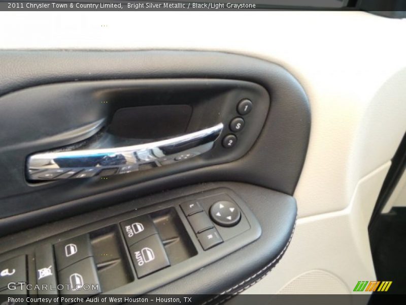 Bright Silver Metallic / Black/Light Graystone 2011 Chrysler Town & Country Limited