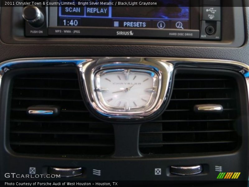 Bright Silver Metallic / Black/Light Graystone 2011 Chrysler Town & Country Limited