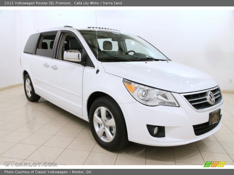 Calla Lily White / Sierra Sand 2013 Volkswagen Routan SEL Premium