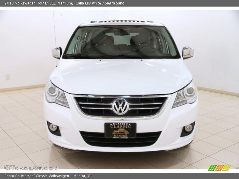 Calla Lily White / Sierra Sand 2013 Volkswagen Routan SEL Premium