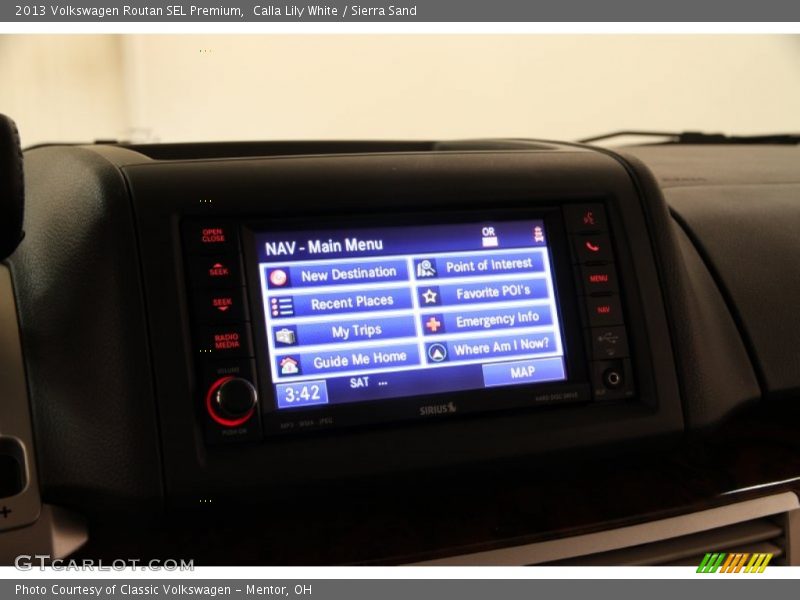 Calla Lily White / Sierra Sand 2013 Volkswagen Routan SEL Premium