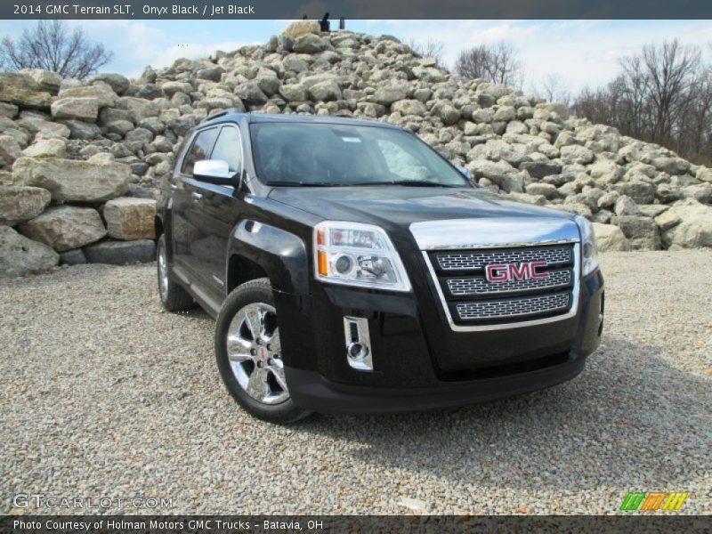 Front 3/4 View of 2014 Terrain SLT