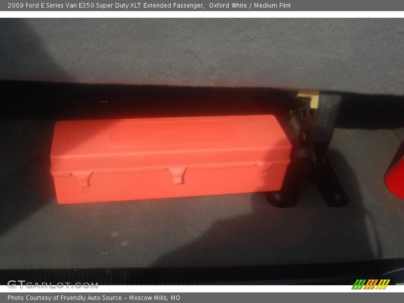 Oxford White / Medium Flint 2009 Ford E Series Van E350 Super Duty XLT Extended Passenger