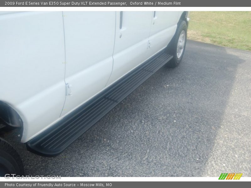 Oxford White / Medium Flint 2009 Ford E Series Van E350 Super Duty XLT Extended Passenger
