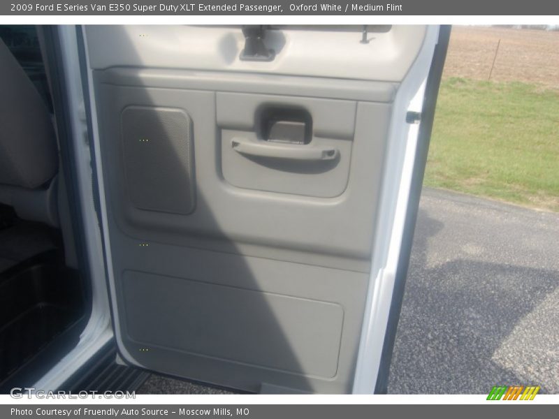 Oxford White / Medium Flint 2009 Ford E Series Van E350 Super Duty XLT Extended Passenger