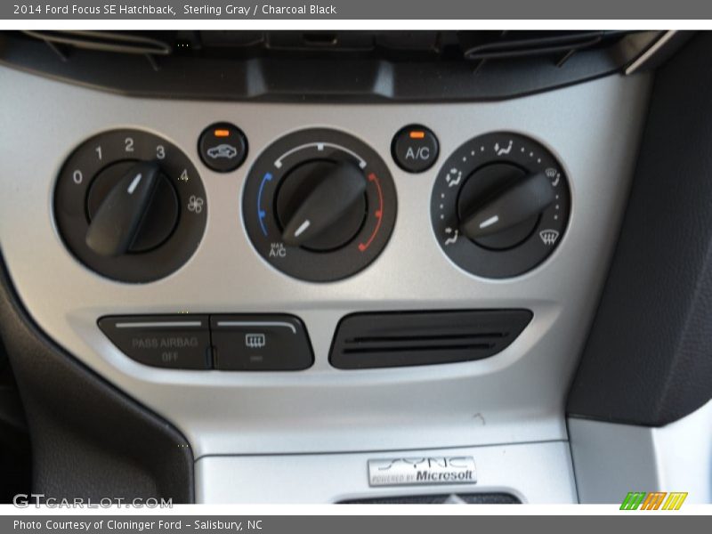 Sterling Gray / Charcoal Black 2014 Ford Focus SE Hatchback