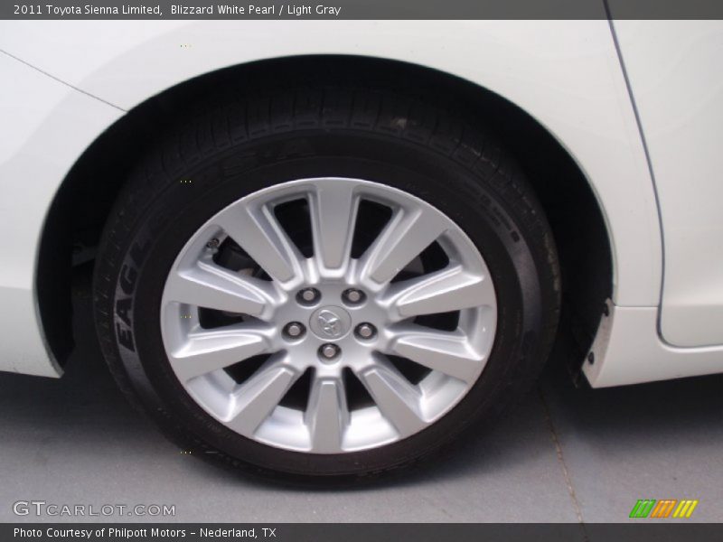 Blizzard White Pearl / Light Gray 2011 Toyota Sienna Limited