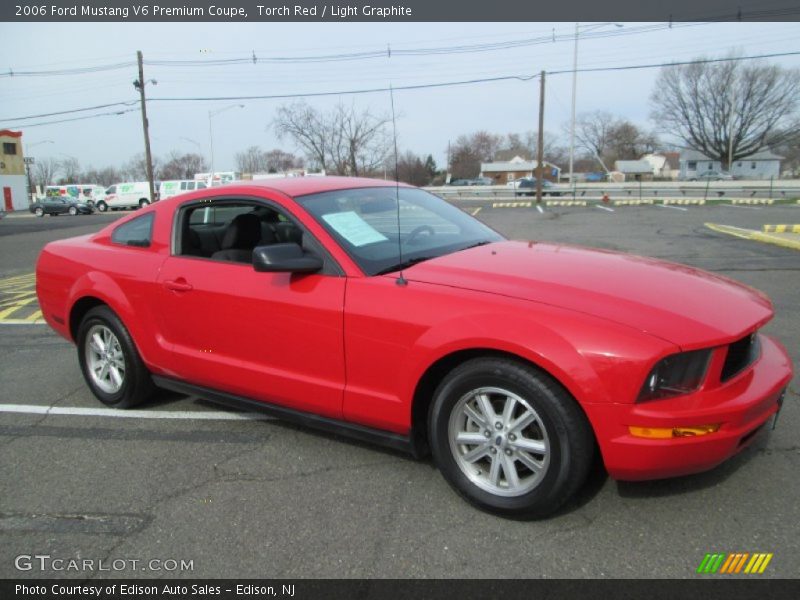 Front 3/4 View of 2006 Mustang V6 Premium Coupe