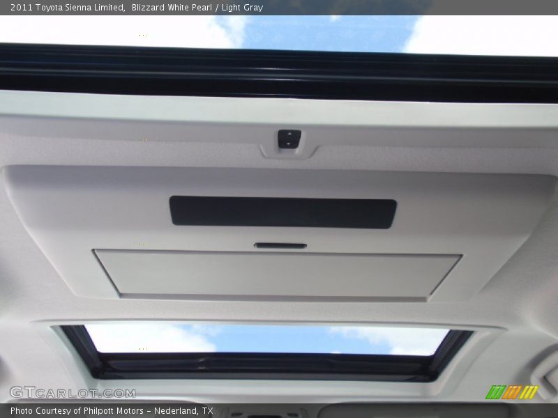 Blizzard White Pearl / Light Gray 2011 Toyota Sienna Limited