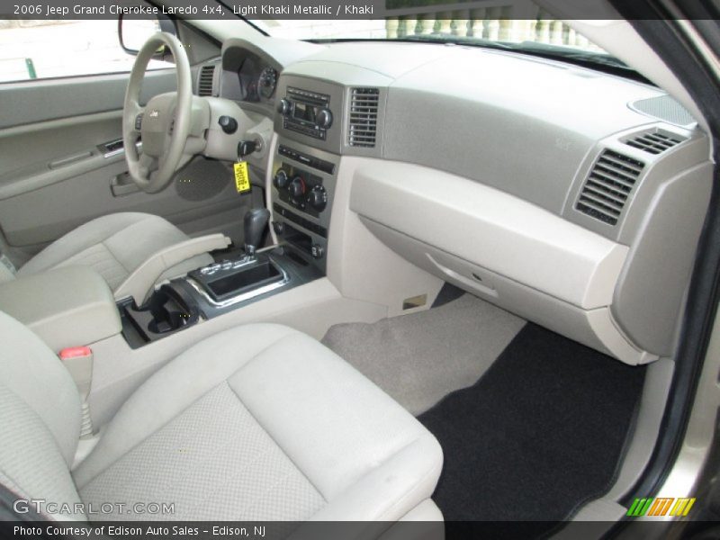 Light Khaki Metallic / Khaki 2006 Jeep Grand Cherokee Laredo 4x4