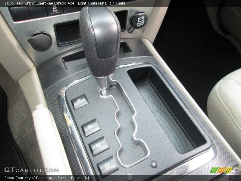 Light Khaki Metallic / Khaki 2006 Jeep Grand Cherokee Laredo 4x4