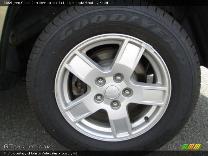 Light Khaki Metallic / Khaki 2006 Jeep Grand Cherokee Laredo 4x4