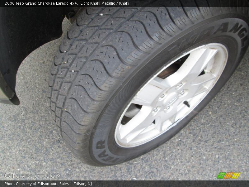 Light Khaki Metallic / Khaki 2006 Jeep Grand Cherokee Laredo 4x4